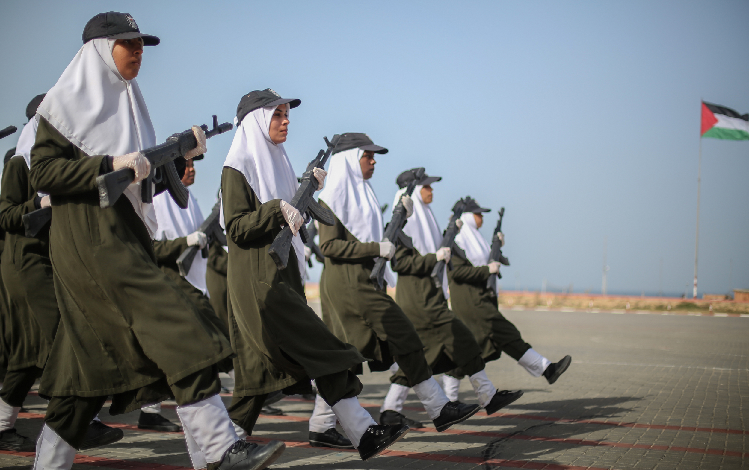 حفل تخريج الدورة التأسيسية الـ (29 نساء) بالمديرية العامة للتدريب