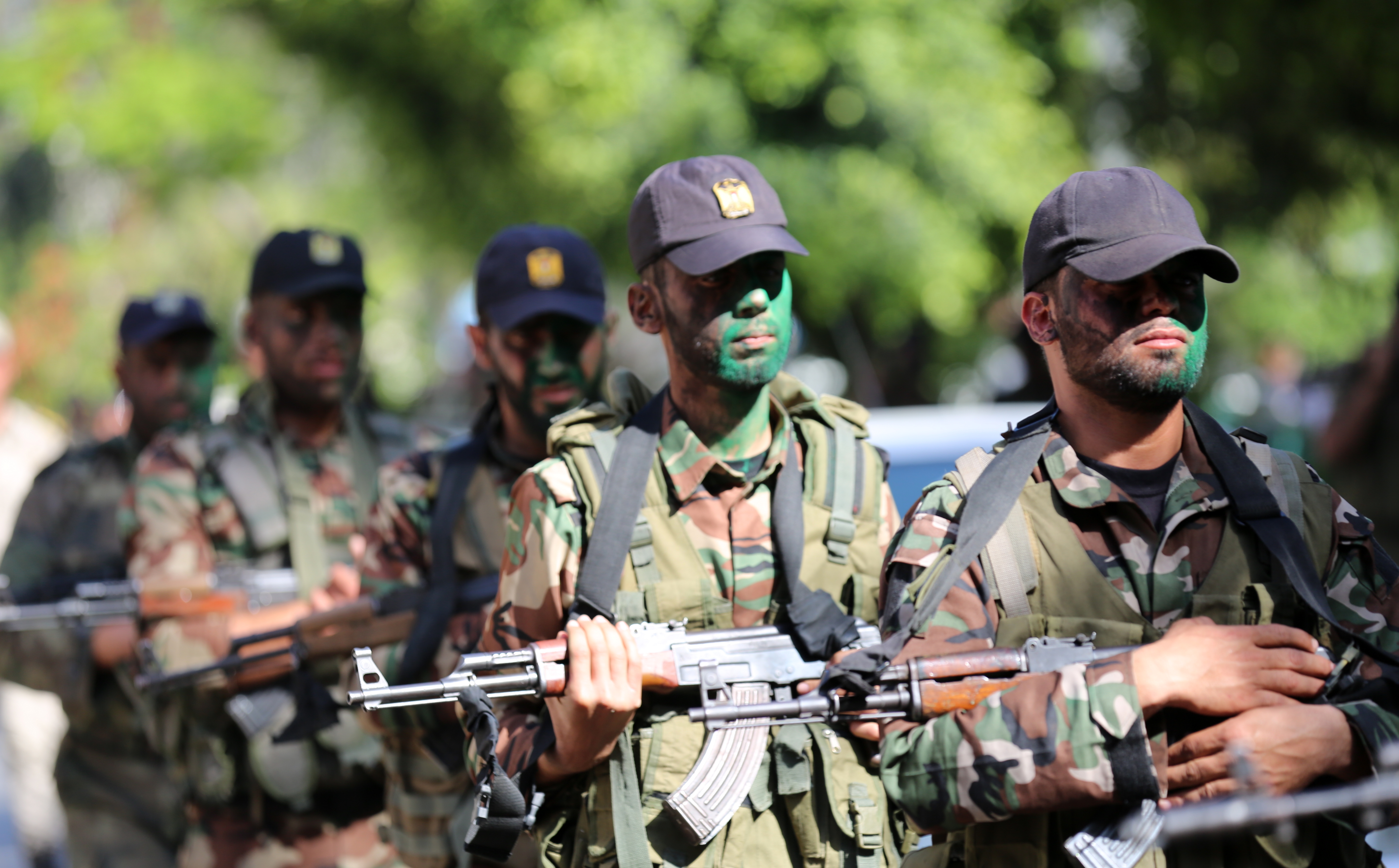 تخييم مغلق لدورتي قادة السرايا وتأهيل الضباط  بالأمن الوطني