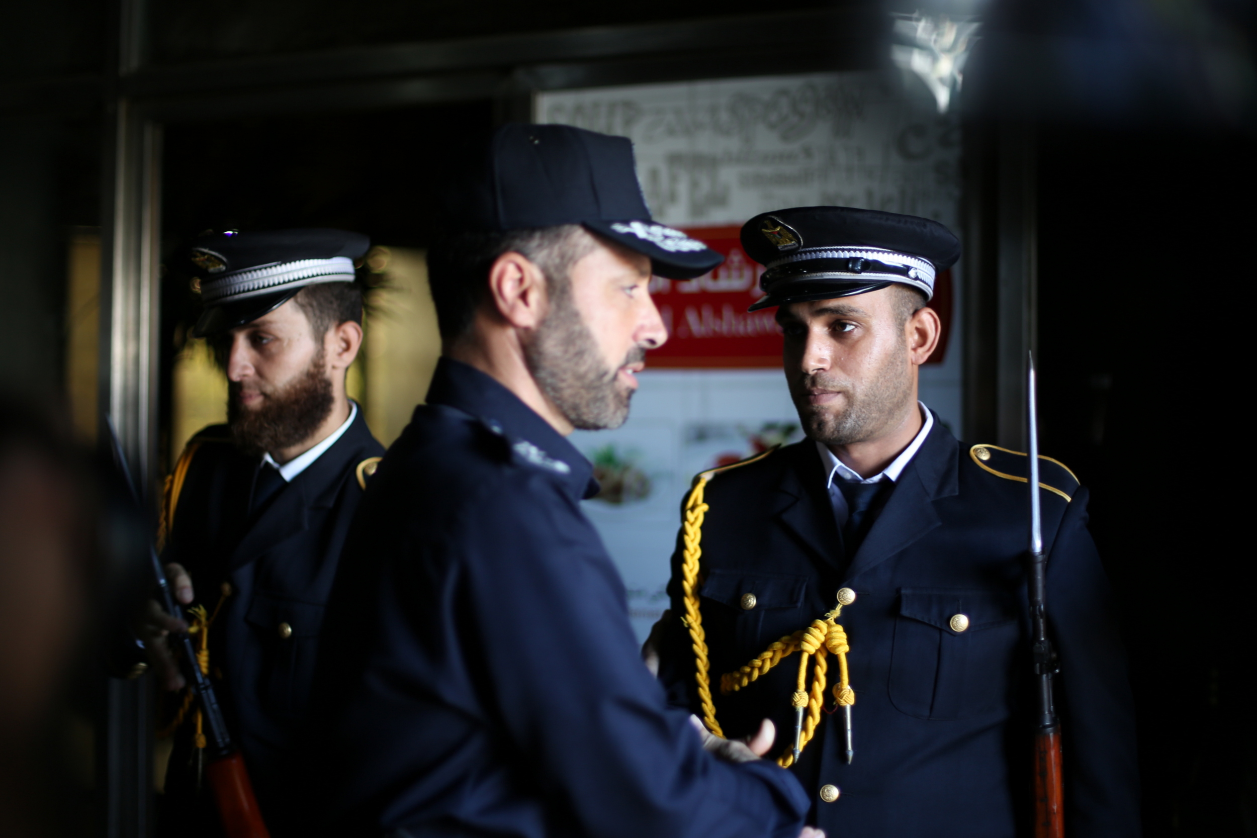 الداخلية تُؤبن "شهداء الواجب" الذين قضوا في تفجير حاجزي الشرطة