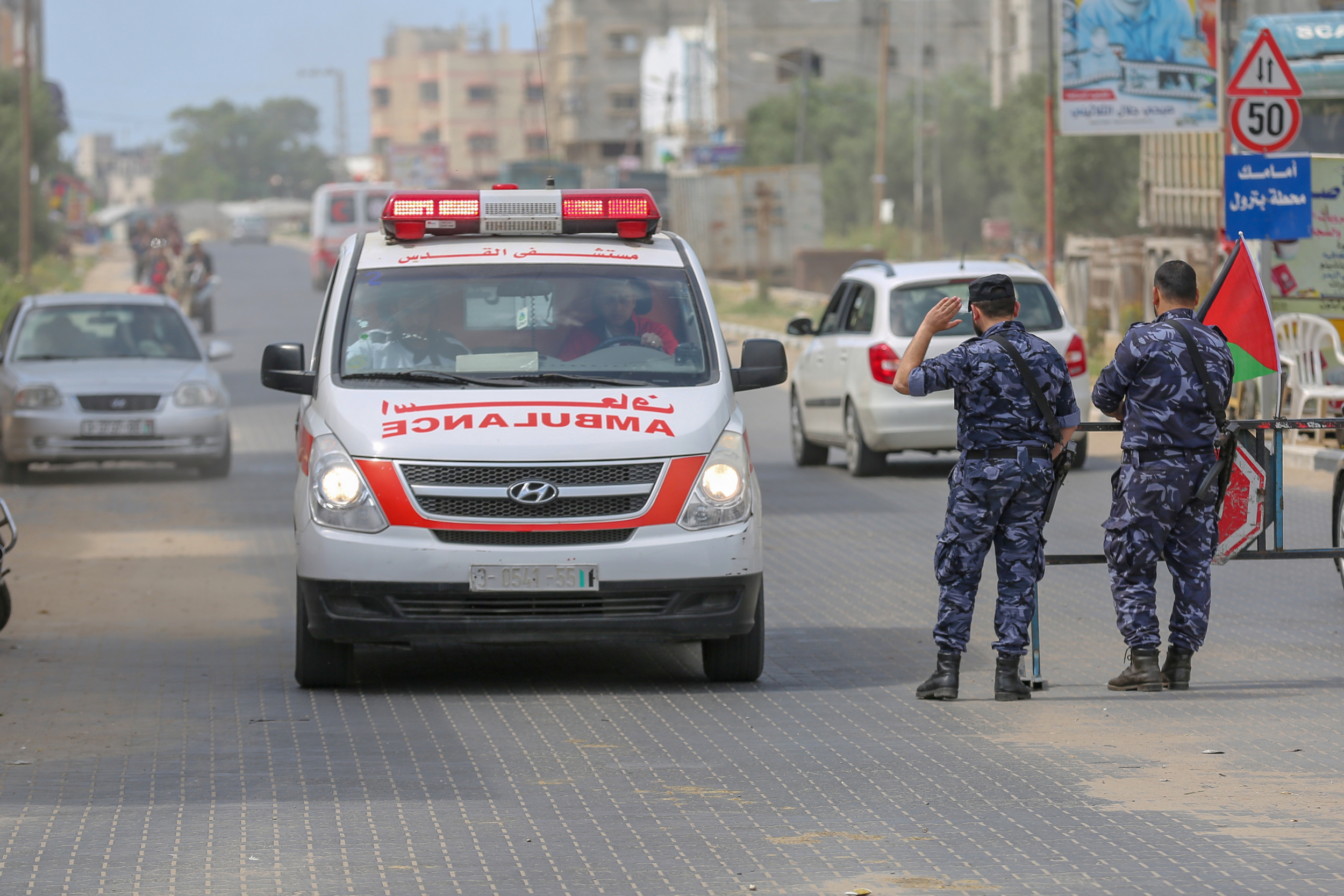 وزارة الداخلية تؤمن وتسهل حركة الجماهير في مسيرات العودة	