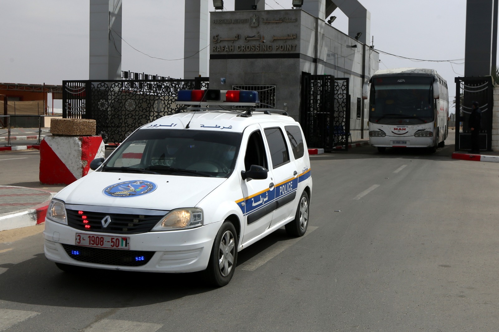 تسهيل وصول الفوج الثالث من العائدين عبر معبر رفح