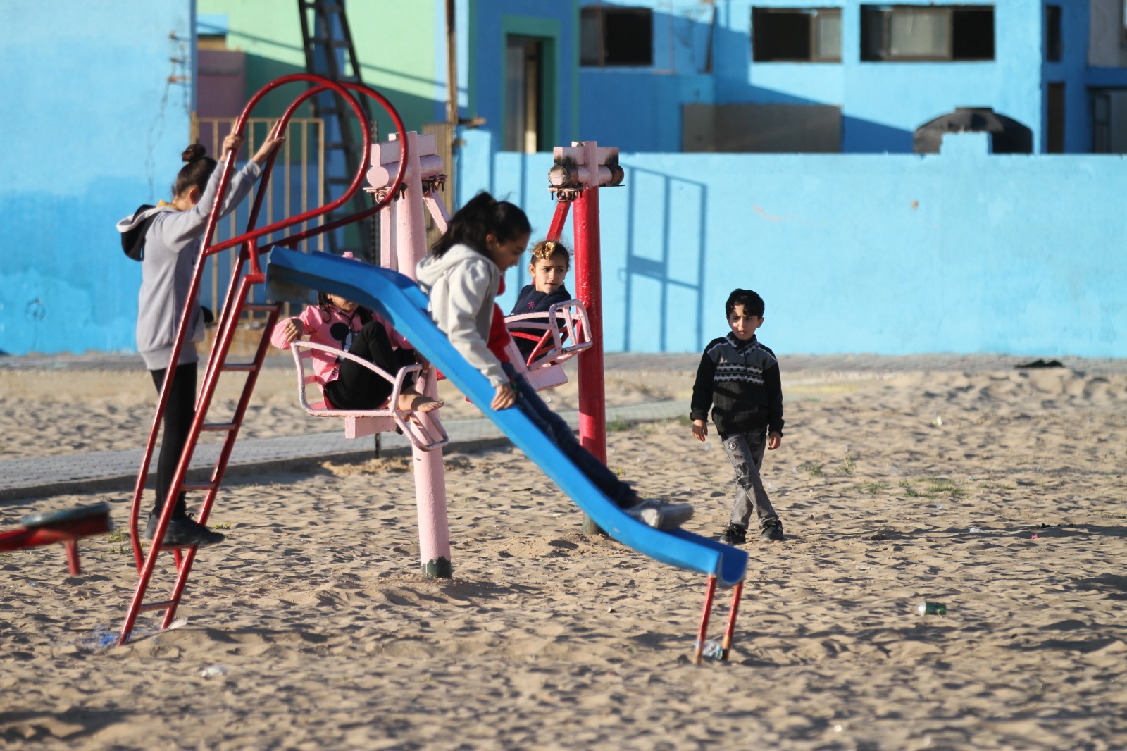 صور من الأجواء الرمضانية على ساحل مدينة غزة