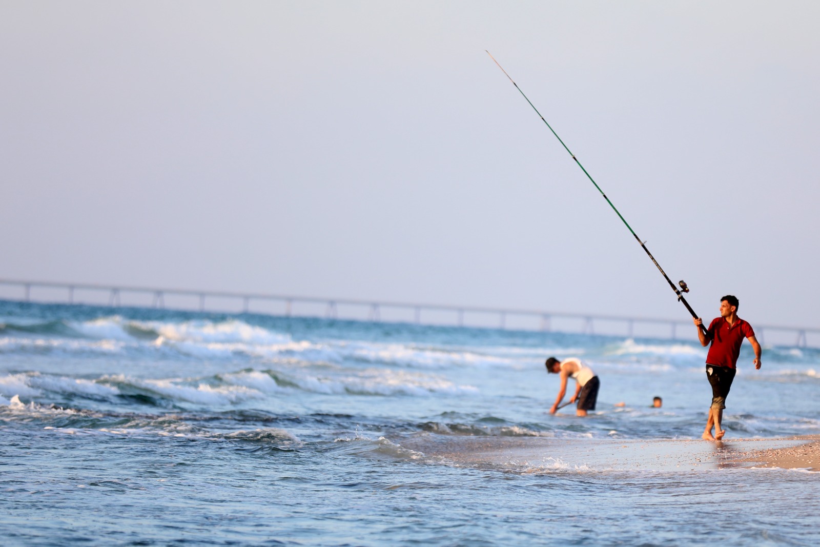 صور من قضاء المواطنين في غزة الإجازة الأسبوعية 