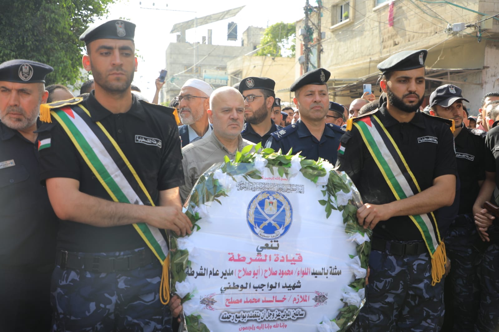 تشييع جثمان شهيد الواجب "مصلح" بموكب عسكري بمشاركة قيادة "الداخلية" والشرطة

