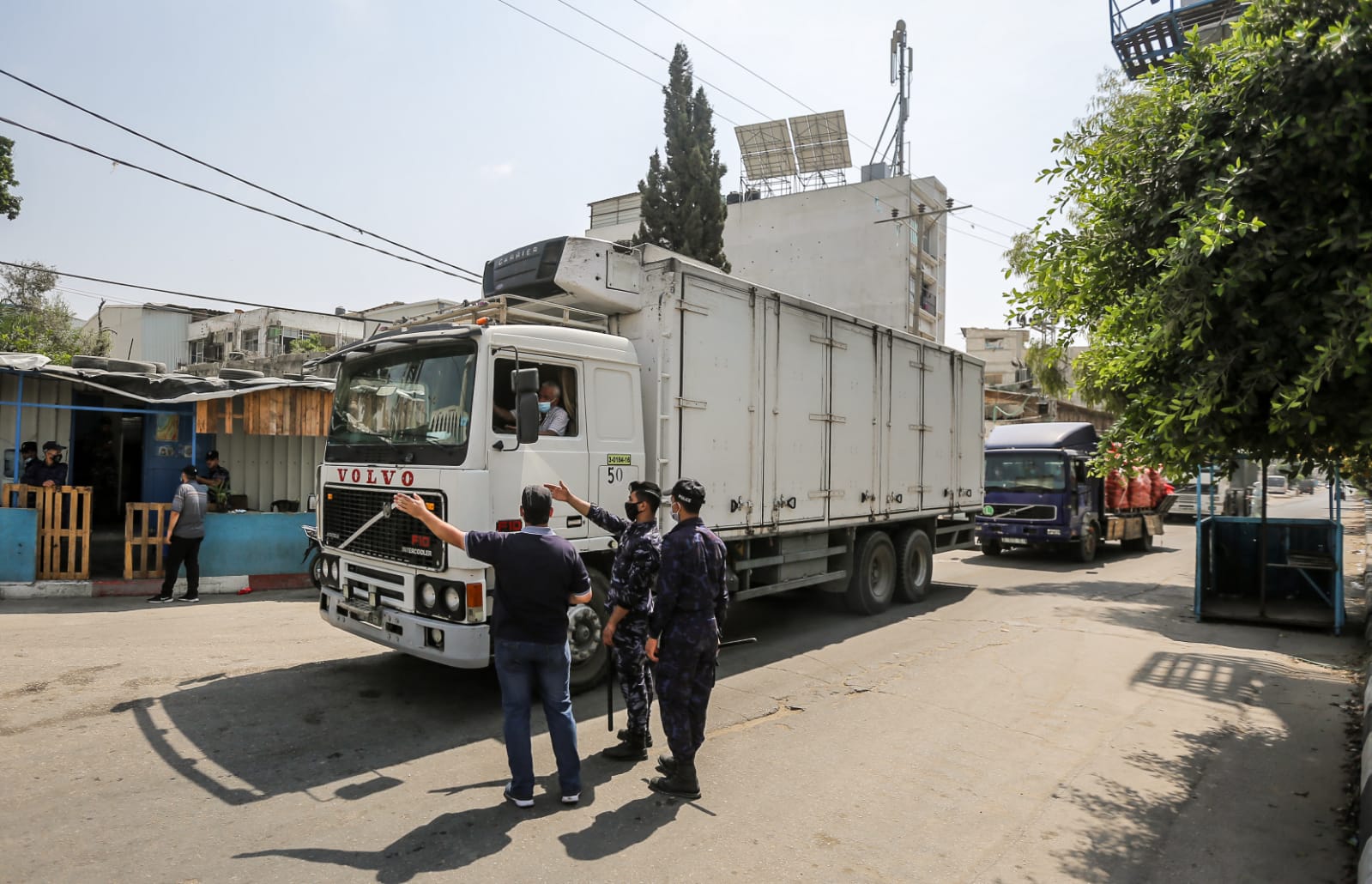 صور من تشديد الإجراءات الوقائية وحظر التجول في محافظة شمال غزة