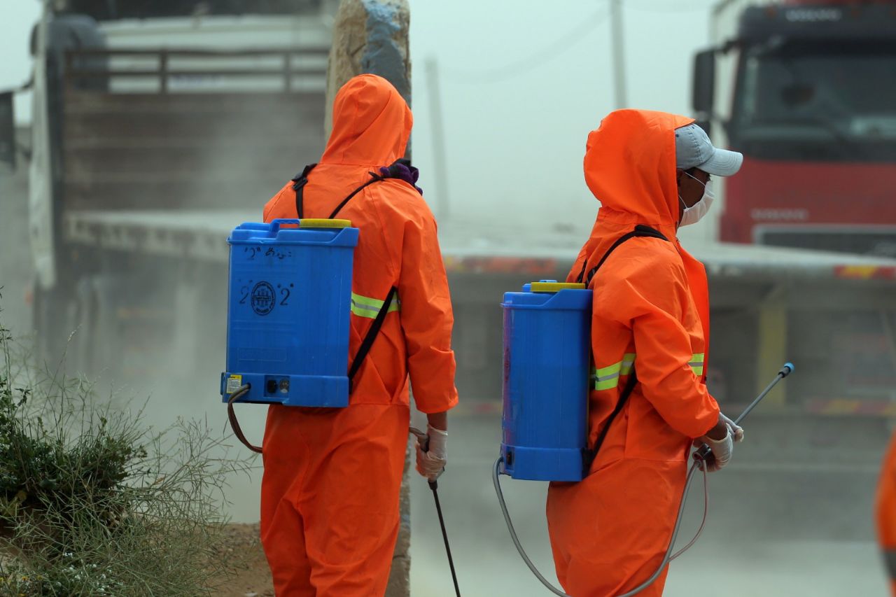 إجراءات الوقاية والسلامة في المعابر التجارية