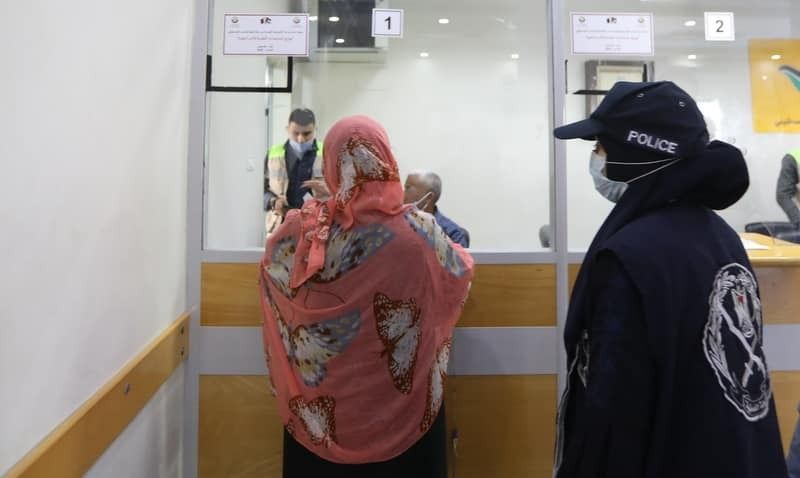 الشرطة تنظم صرف المنحة القطرية