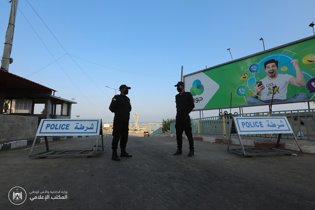 الشرطة البحرية تتابع التزام الصيادين بضوابط مزاولة الصيد في بحر غزة