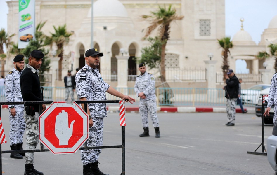 وزارة الداخلية تؤمن وتسهل حركة الجماهير في مسيرات العودة	