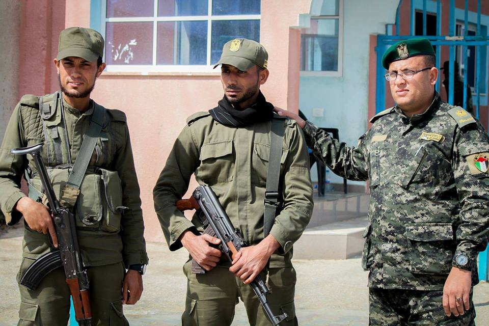 وزارة الداخلية تؤمن وتسهل حركة الجماهير في مسيرات العودة	