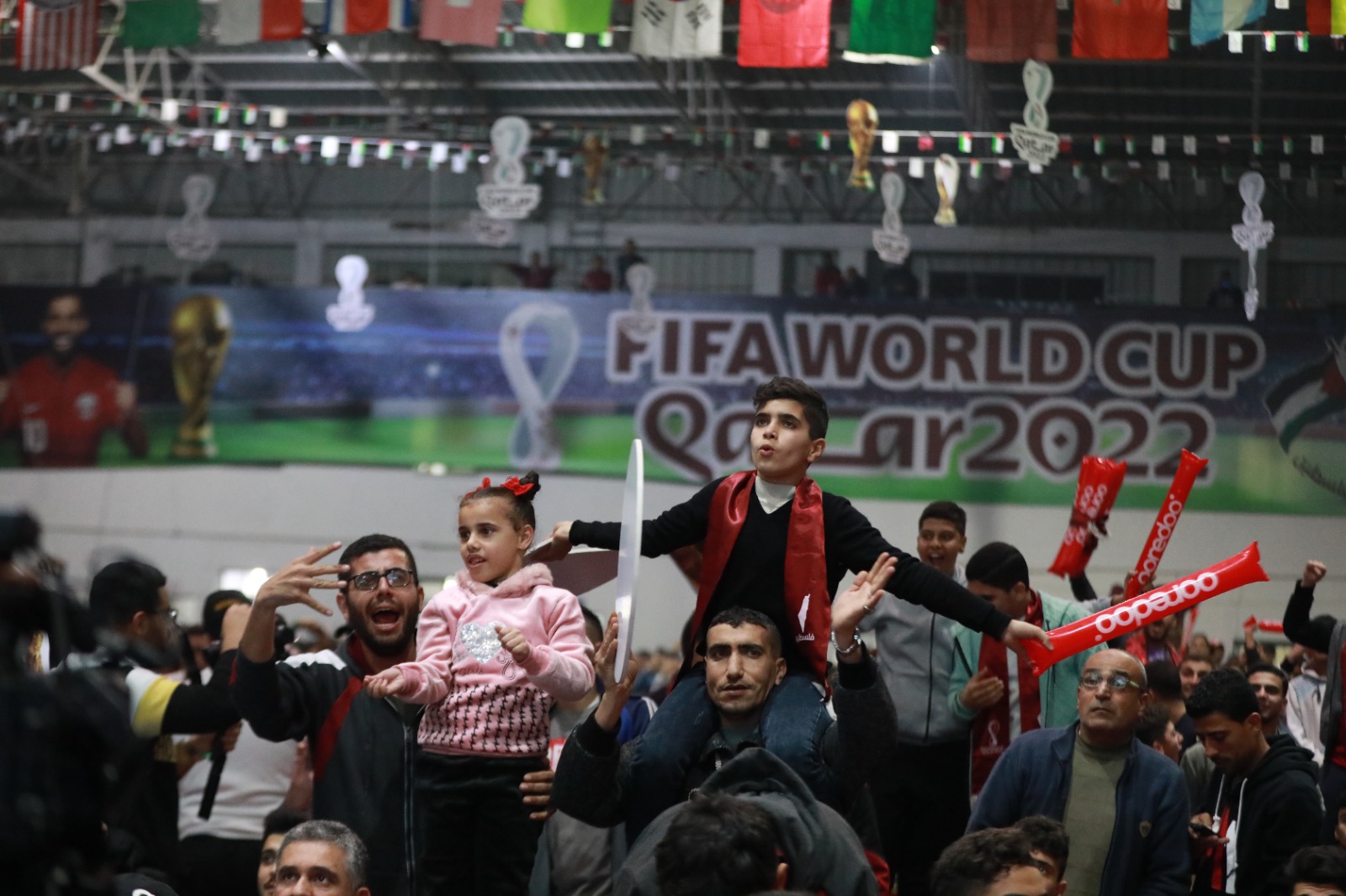 أجواء متابعة المواطنين في غزة مباراة نهائي كأس العالم - قطر 2022 مساء اليوم.