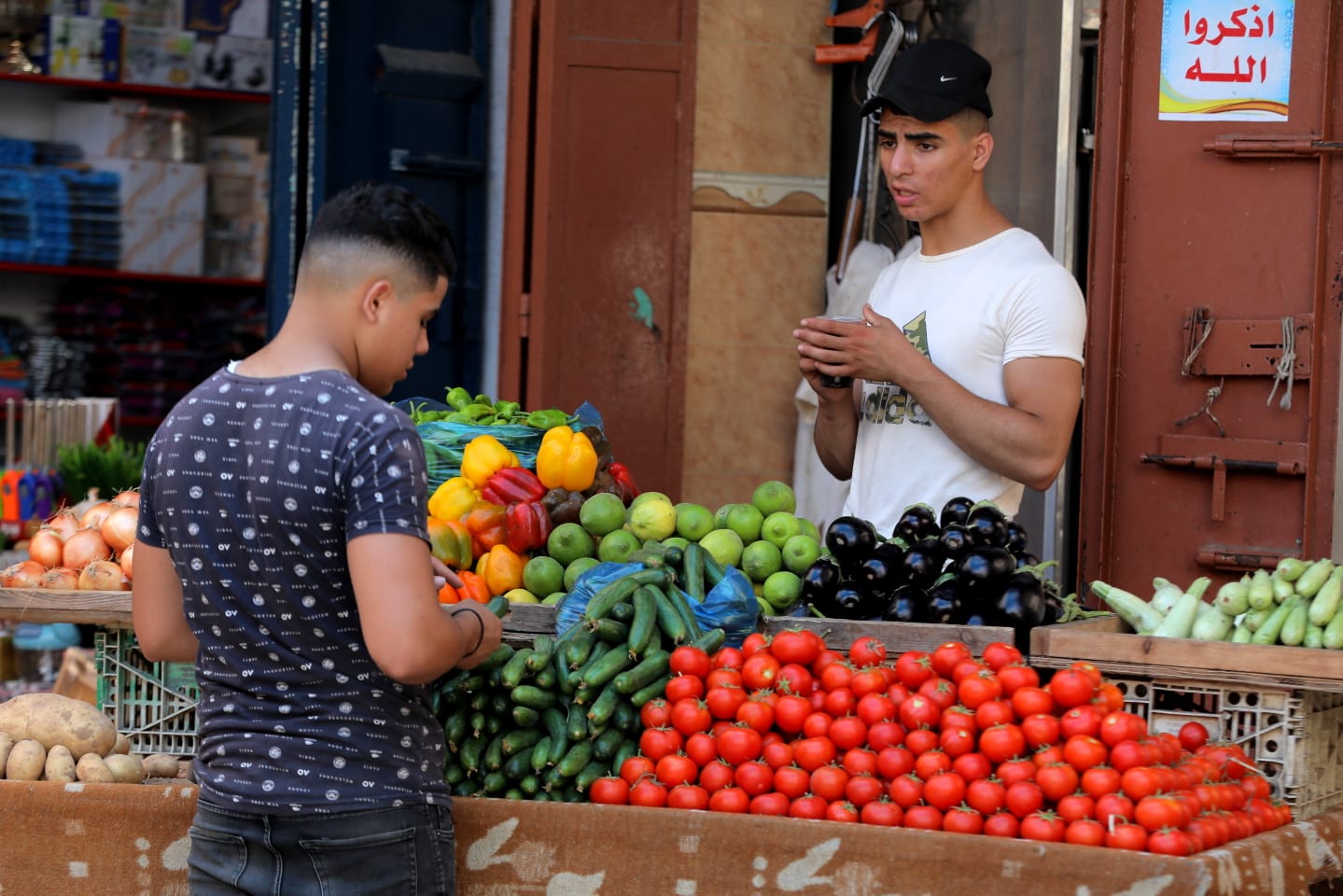 أجواء الحياة العامة في الأسواق والأماكن الحيوية بغزة