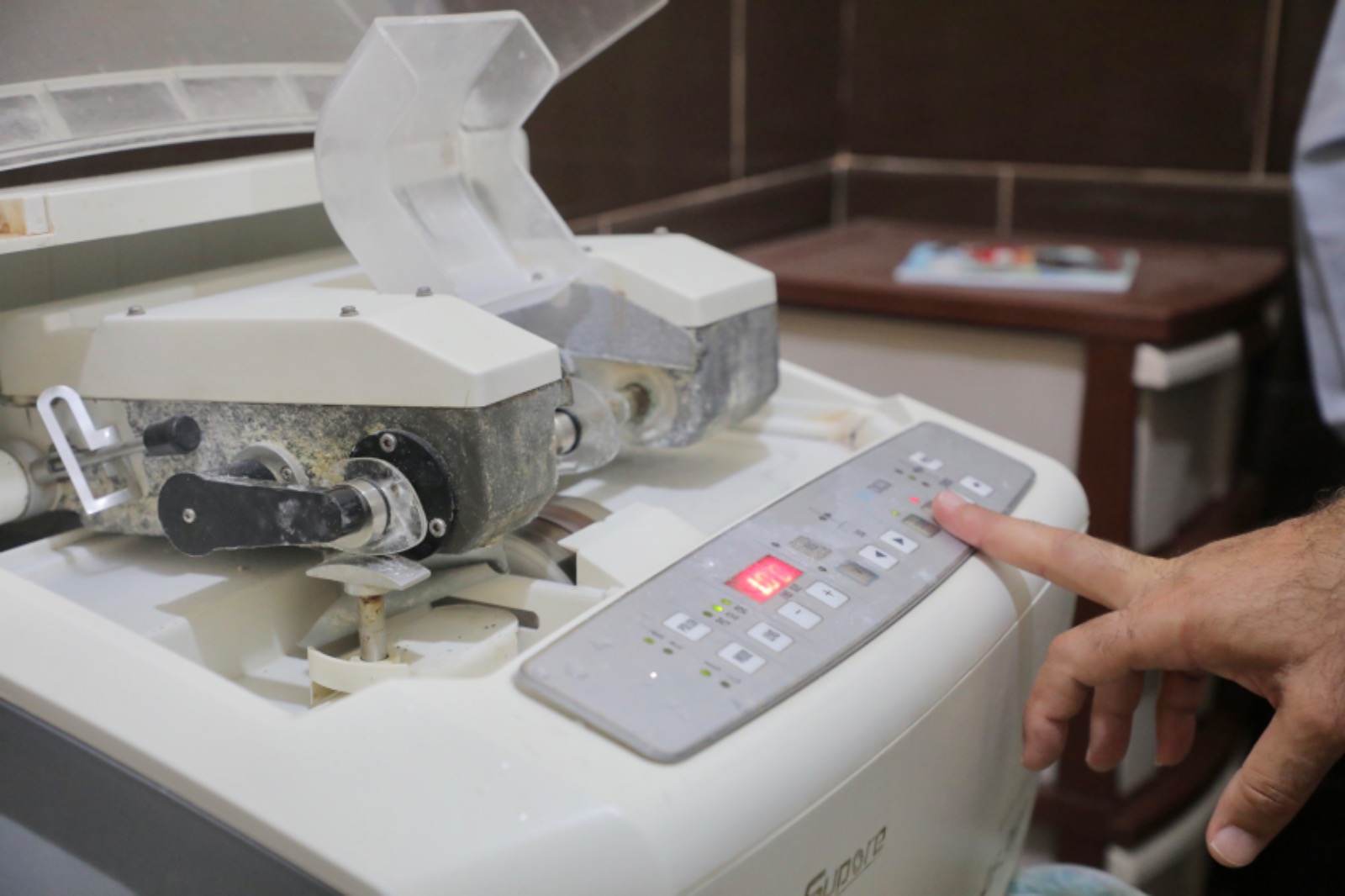 الخدمات الطبية تُطلق مبادرة "تسلم عينك" لفحص العيون لمنتسبي الوزارة وذويهم