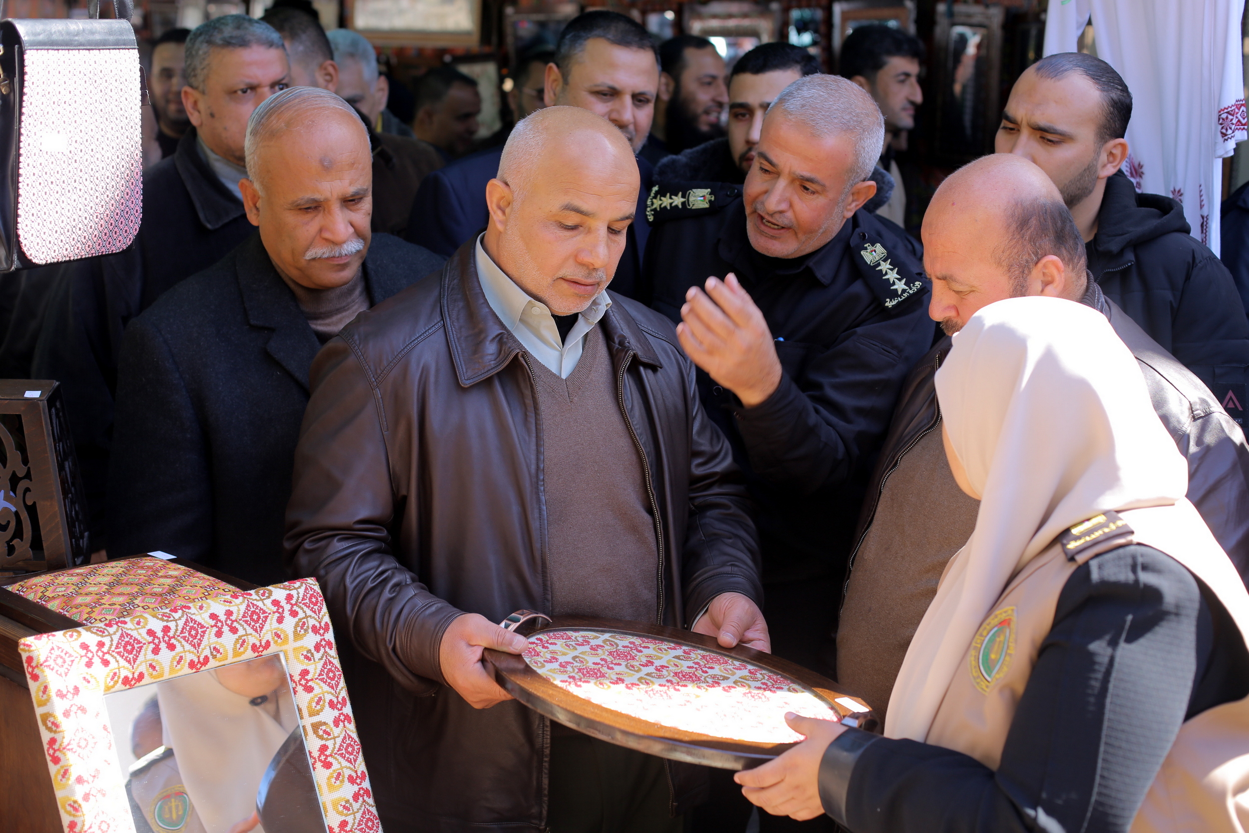 افتتاح معرض "إشراقة أمل" لمنتوجات النزيلات بمراكز الإصلاح والتأهيل