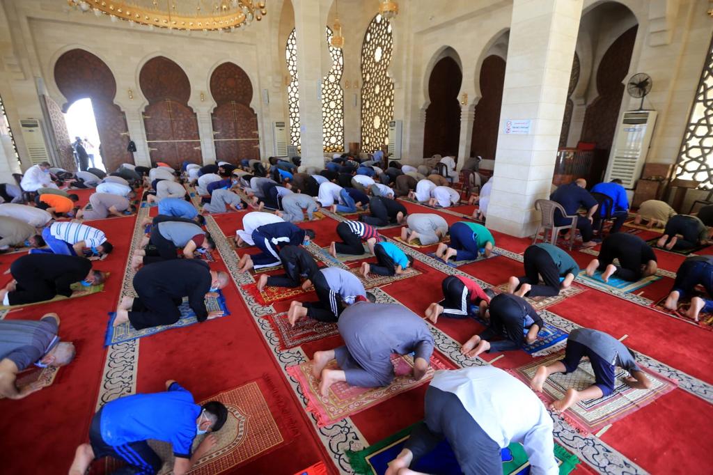 الشرطة تؤمن إقامة صلاة الجمعة وفق إجراءات الوقاية والسلامة