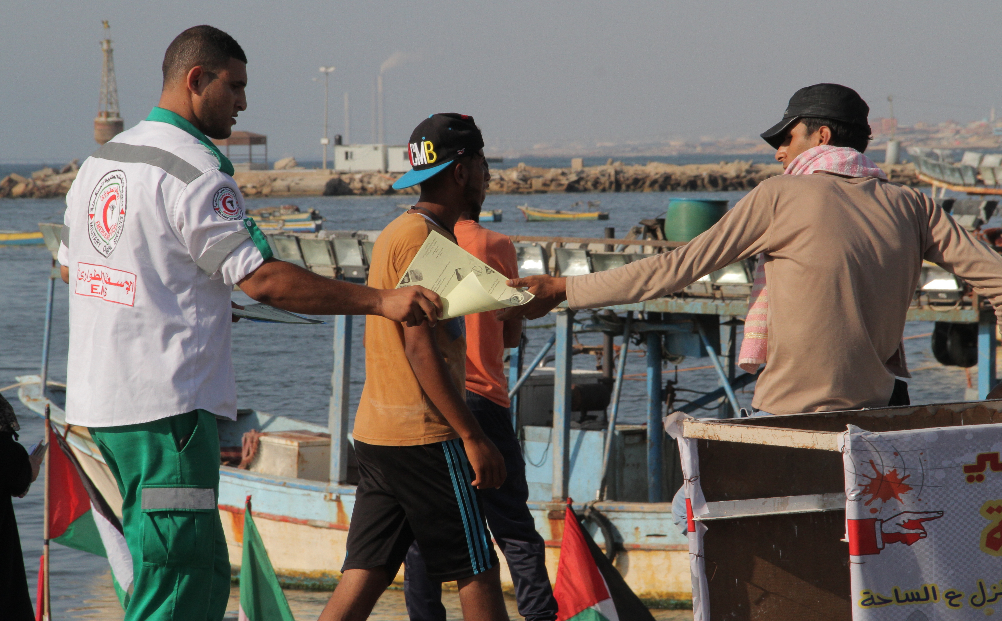 الحملة التوعية للمصطافين من ضربات الشمس ولسعات القناديل