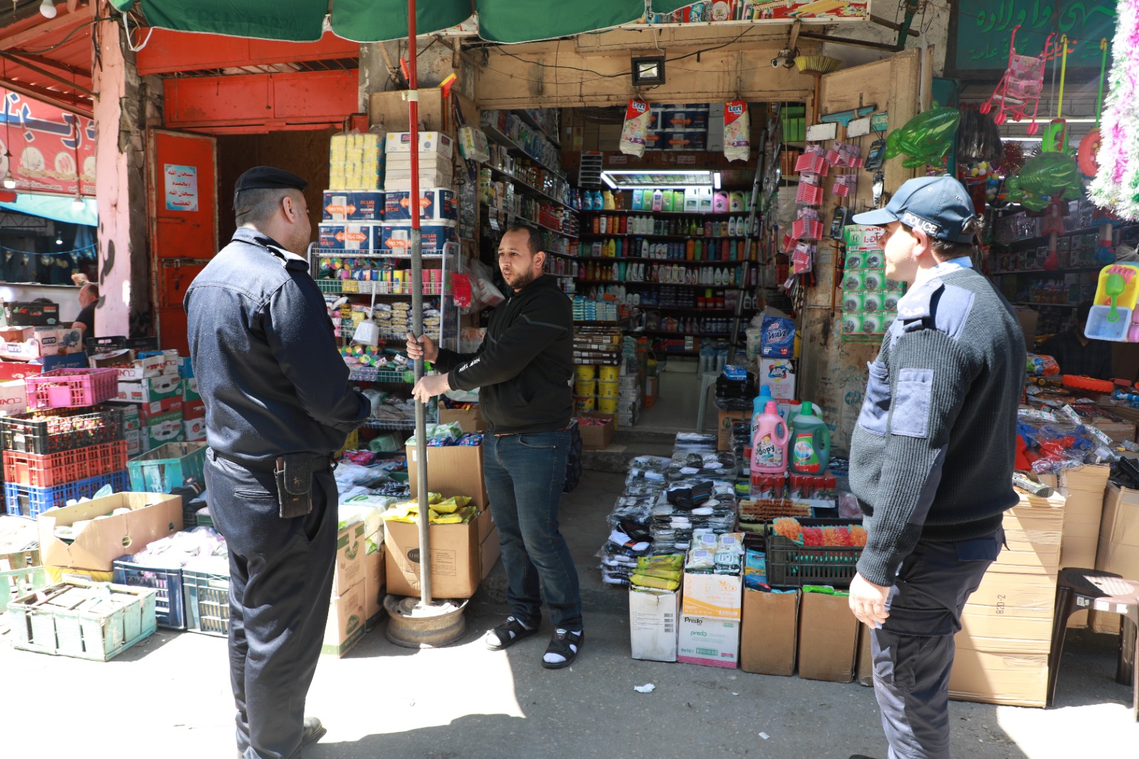 شرطة البلديات في رمضان.. عمل دؤوب لضبط الأسواق