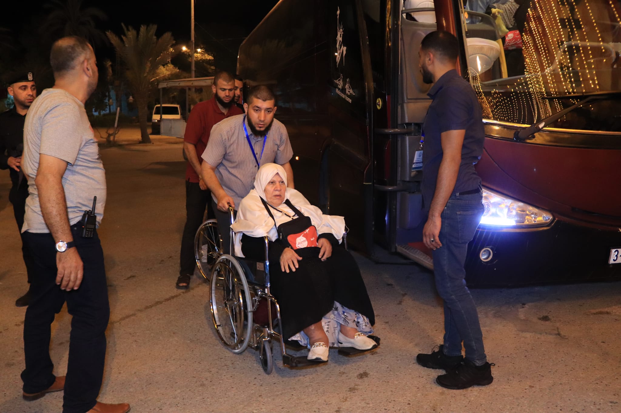 "أطقم المعابر" و"أجهزة الداخلية" تسهل وصول حجاج غزة لعام 1444 هـ