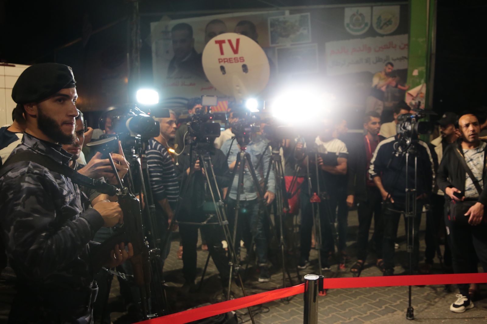 مؤتمر صحفي ومسير للطواقم الميدانية بأجهزة وزارة الداخلية مع بدء وقف العدوان الإسرائيلي على غزة