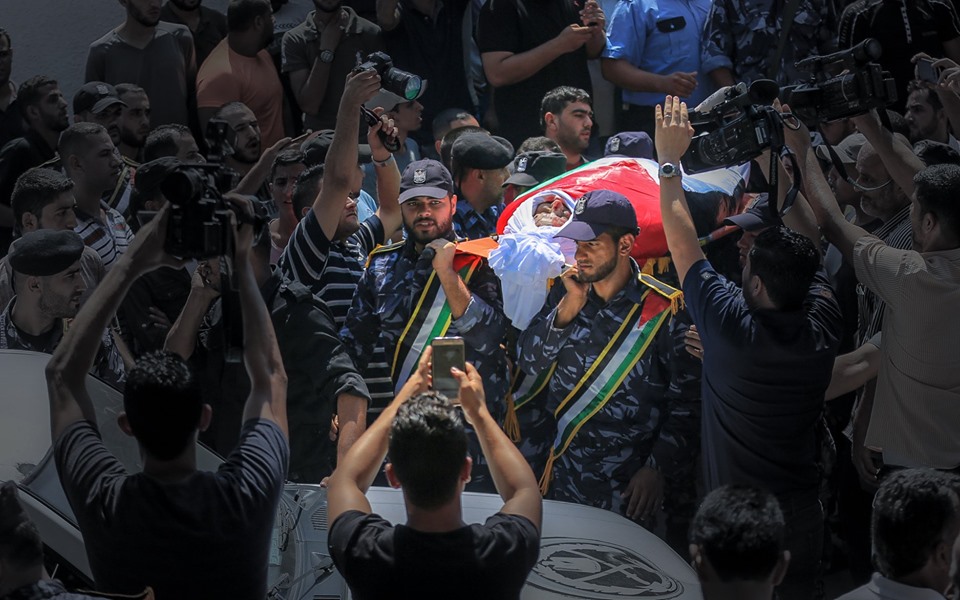 تشييع شهداء الواجب الذين ارتقوا في تفجير حاجزي الشرطة