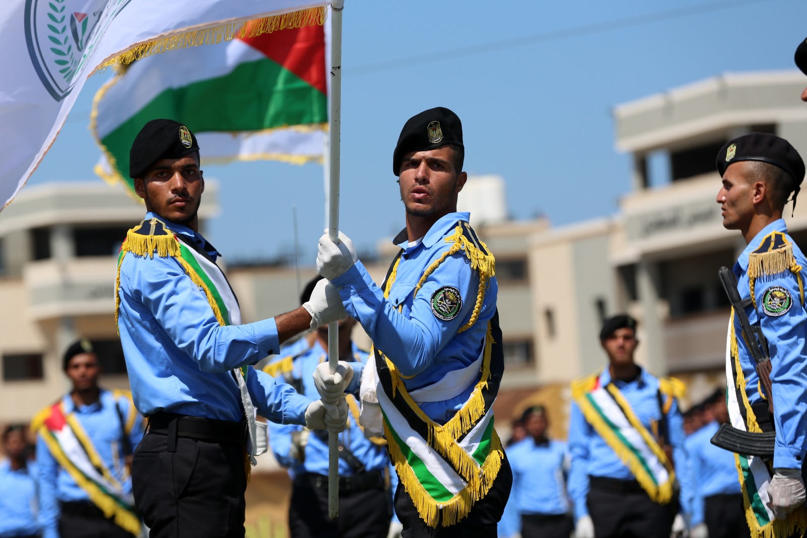كلية الرباط الجامعية تخرج دفعتي العلوم الشرطية الـ 10 و"البحرية الـ 5"