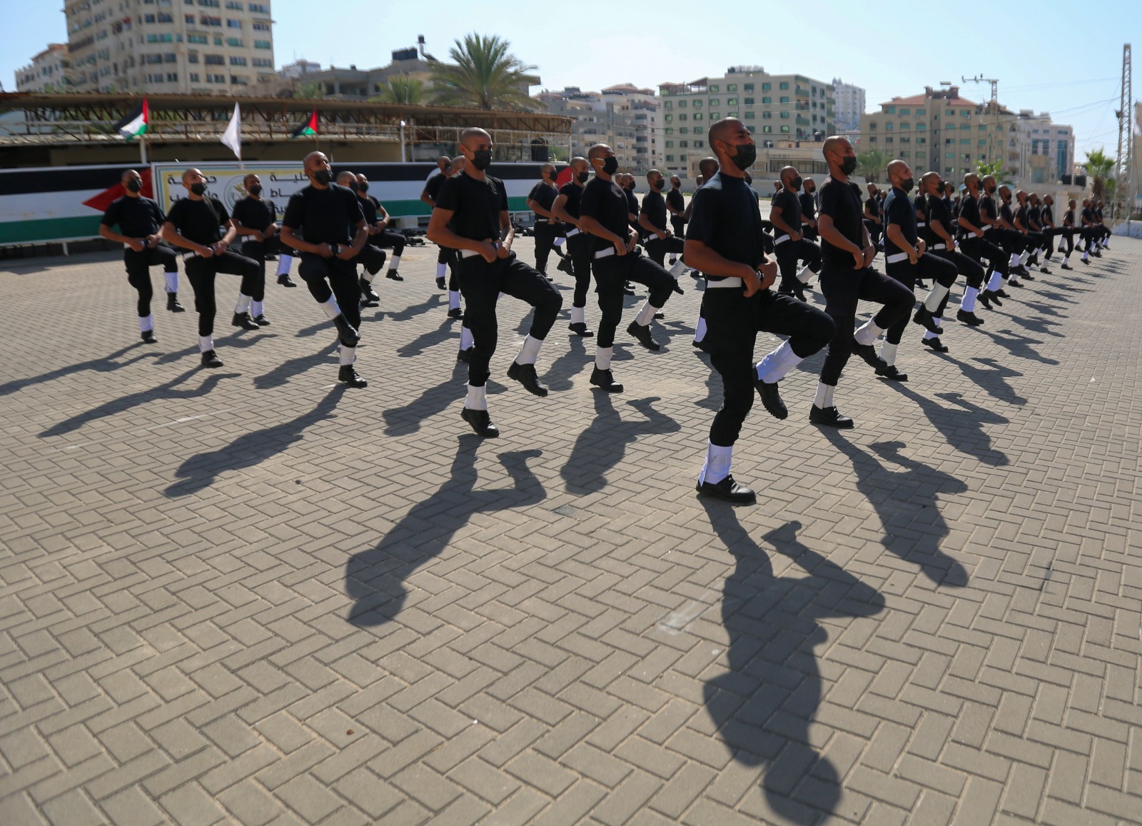 كلية الرباط تُخرج المخيم المغلق لدورة الطلاب المستجدين 