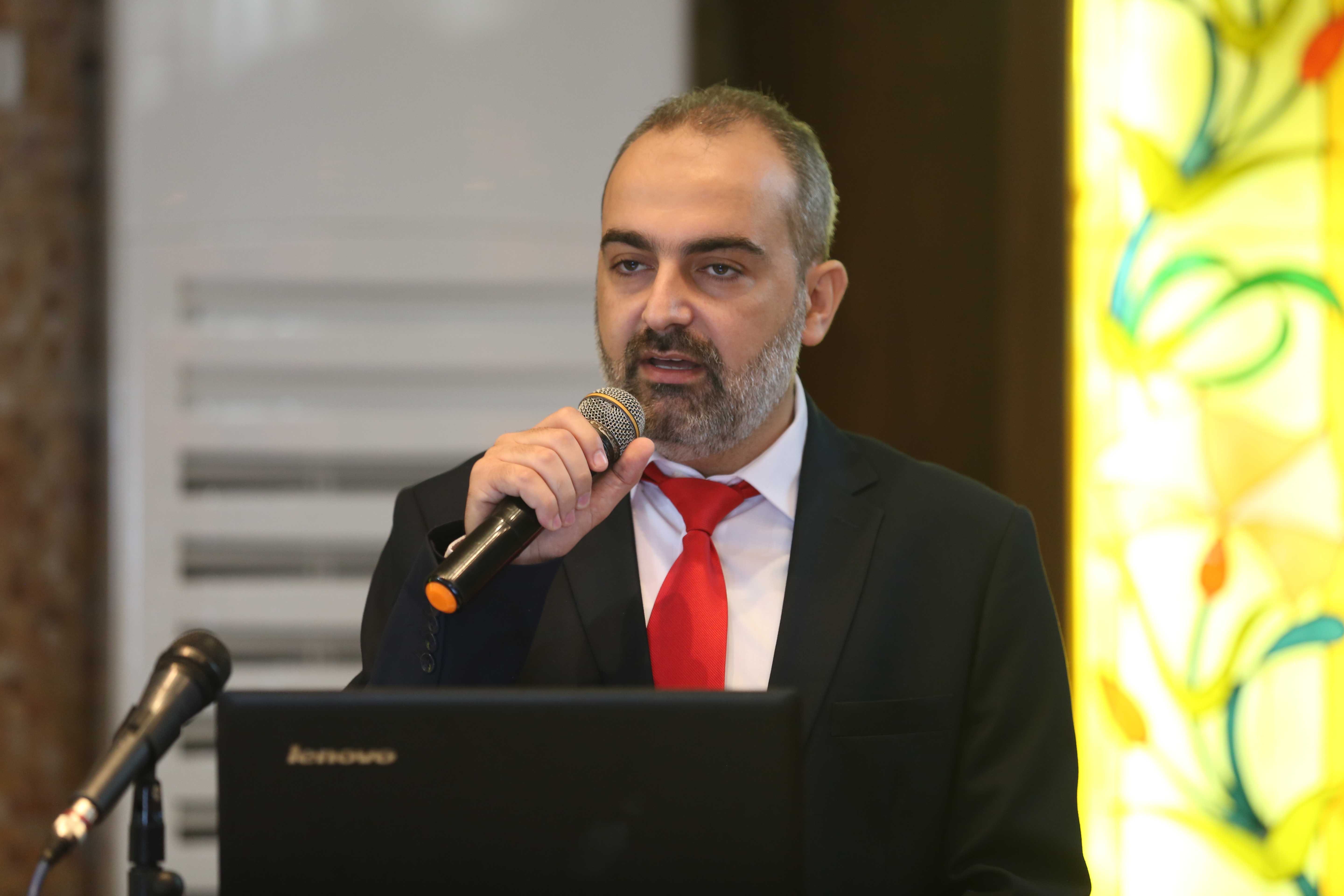 اليوم العلمي للخدمات الطبية