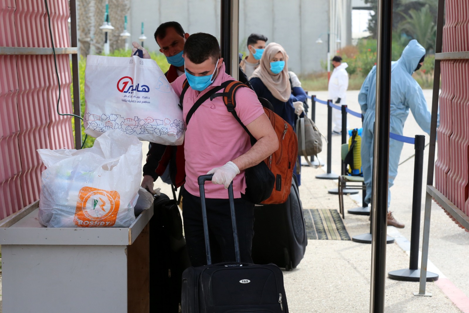 تسهيل وصول الفوج الثالث من العائدين عبر معبر رفح