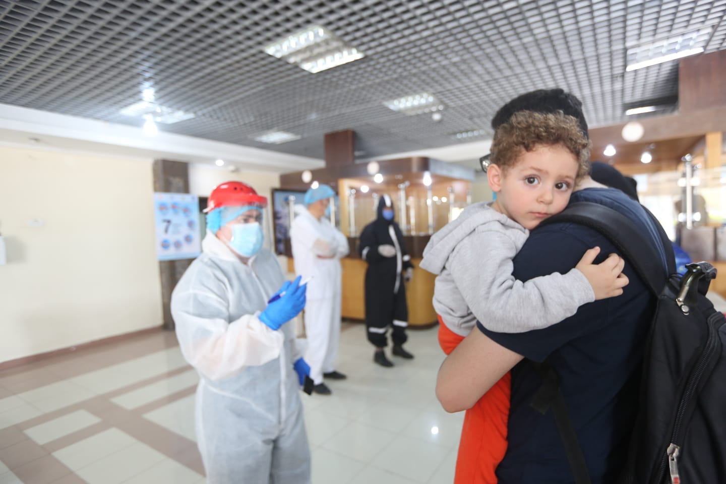 وصول أعداد من العالقين في مصر عبر معبر رفح