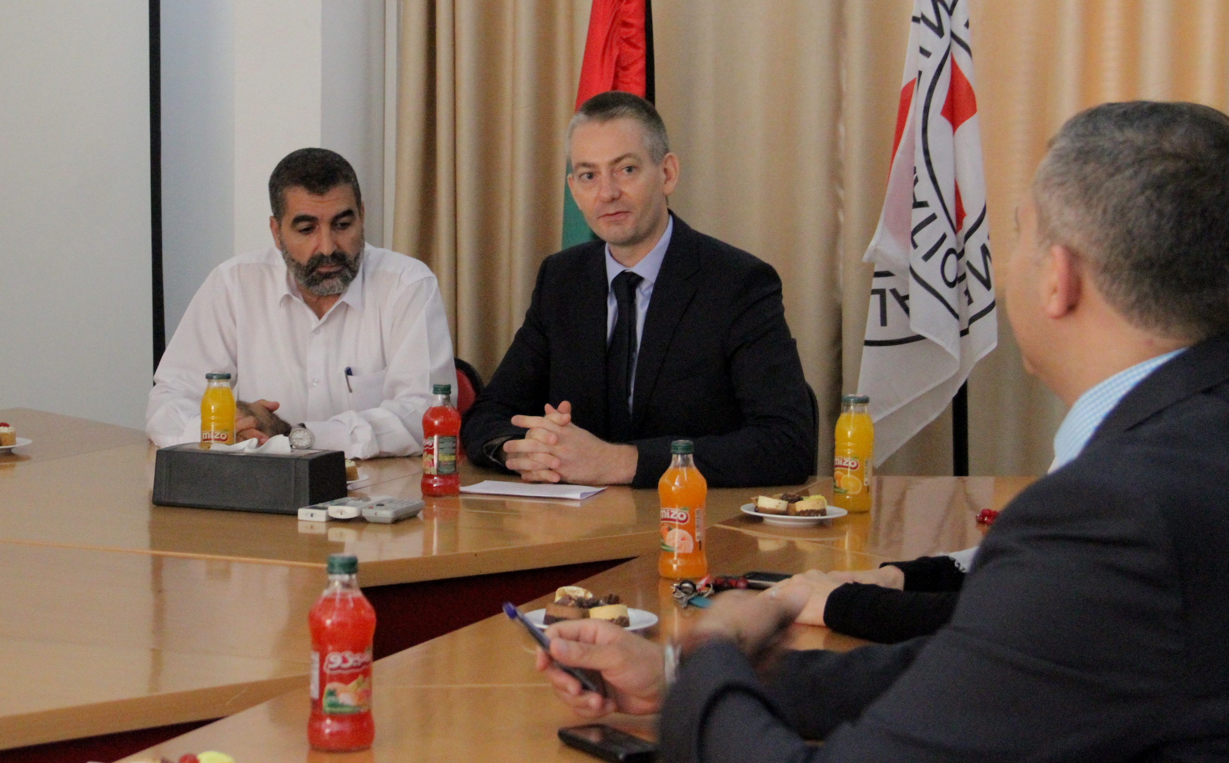 الداخلية تُوقع مذكرة تفاهم مع الصليب الأحمر