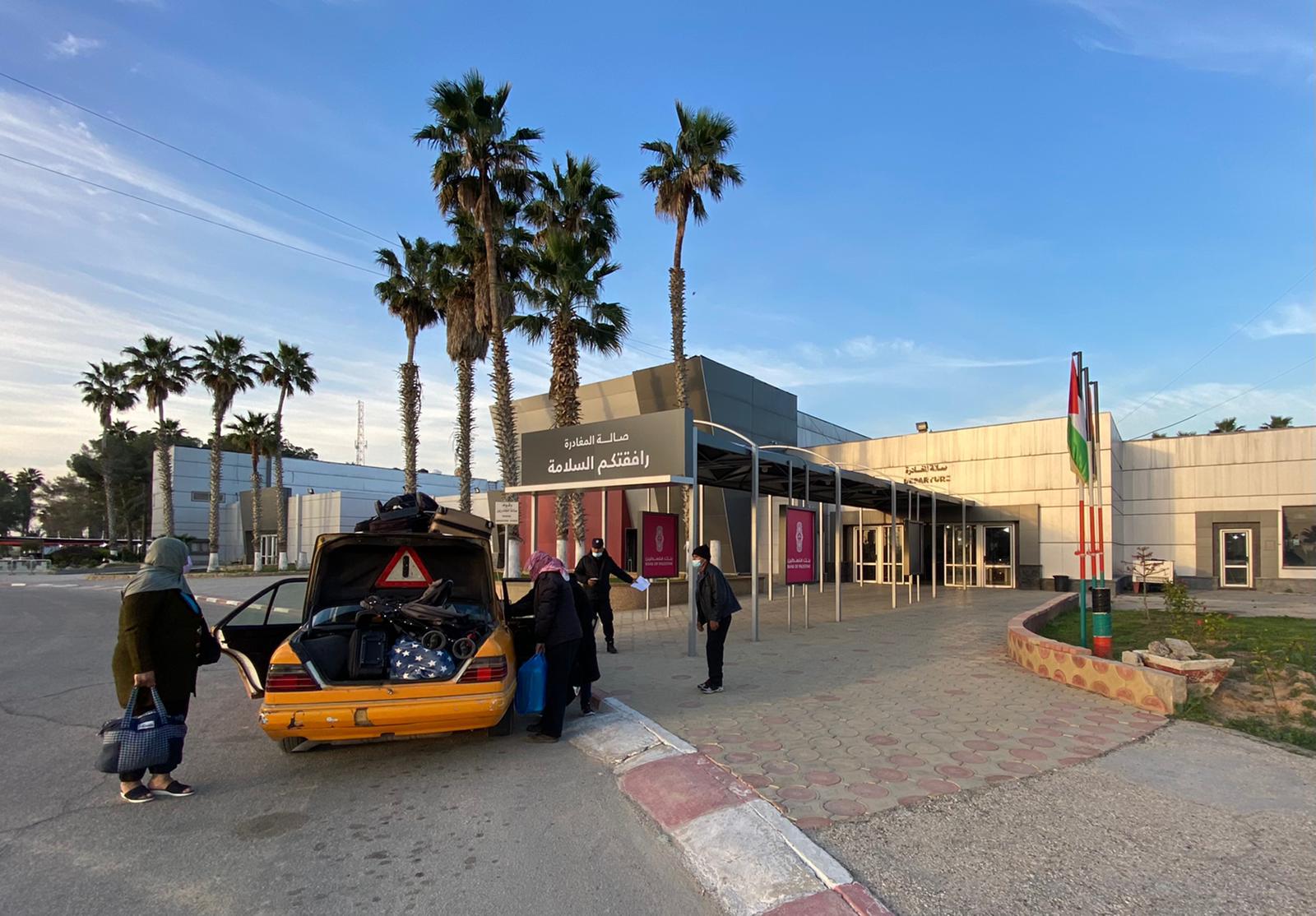 عمل معبر رفح البري في كلا الاتجاهين