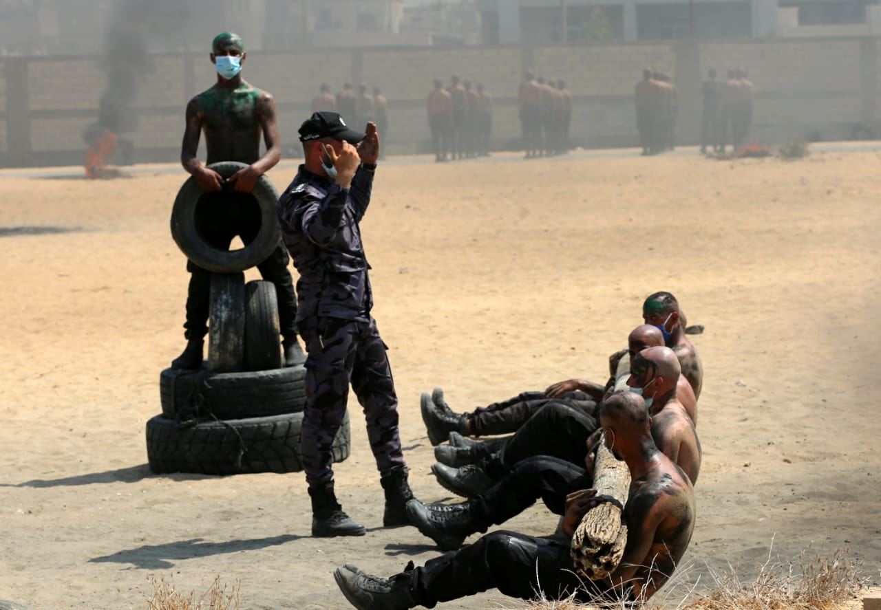 تخريج الدفعة الأولى من العناصر المستجدين على بند التشغيل المؤقت