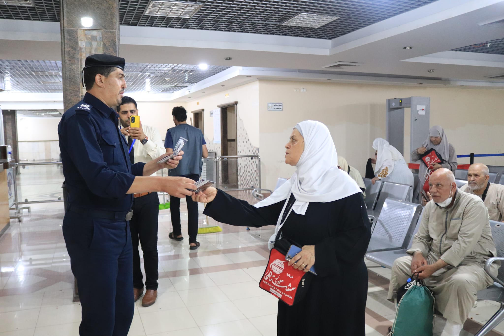 "أطقم المعابر" و"أجهزة الداخلية" تسهل وصول حجاج غزة لعام 1444 هـ