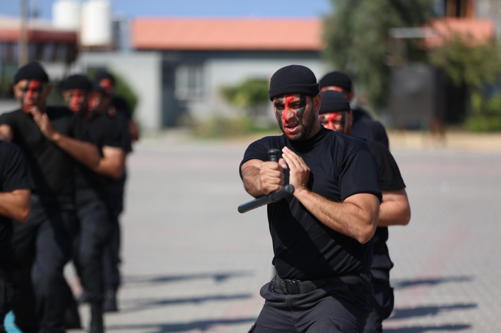 مديرية التدريب تُخرج عددًا من الدورات التدريبية فوج الشهيدين (عابد والعلاونة)