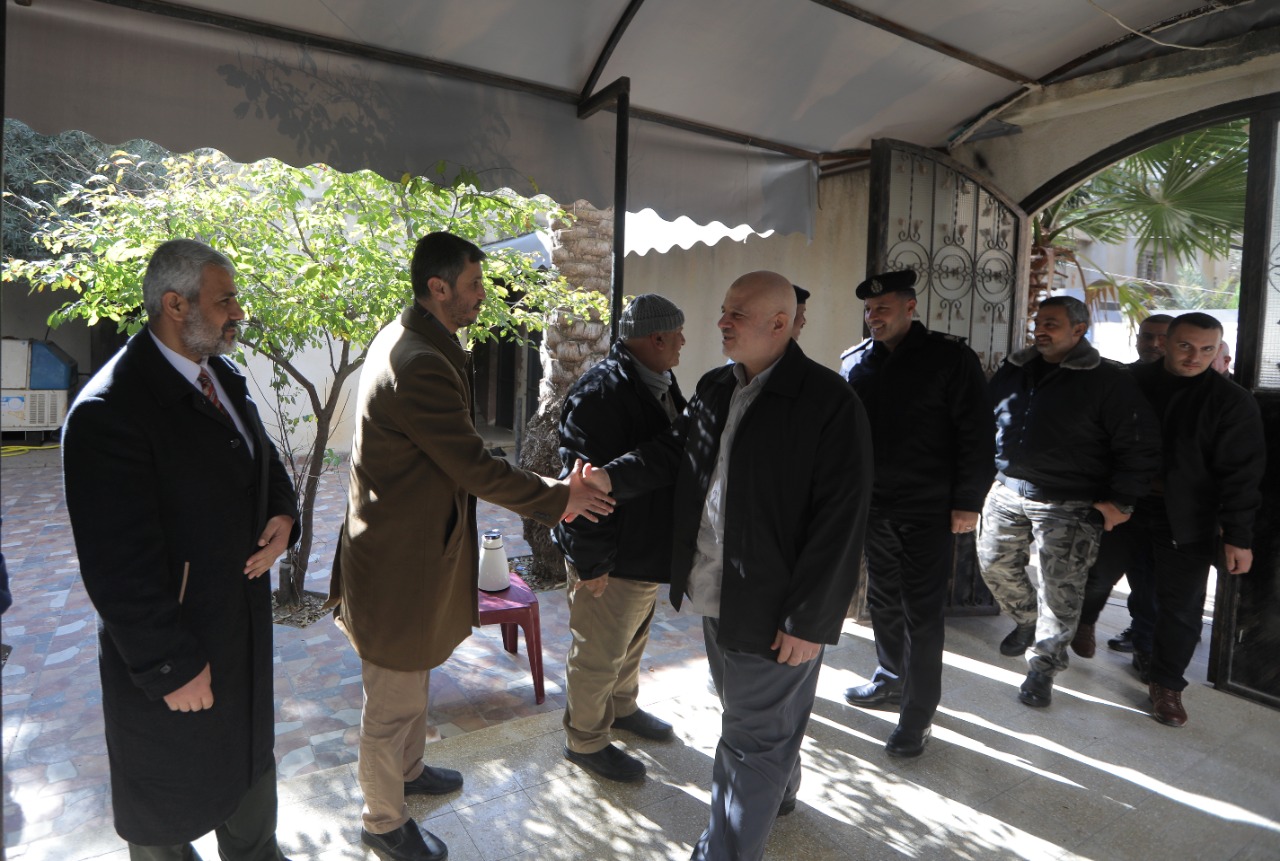 قيادة "الداخلية" تزور عائلة الوزير الشهيد سعيد صيام في الذكرى 14 لاستشهاده