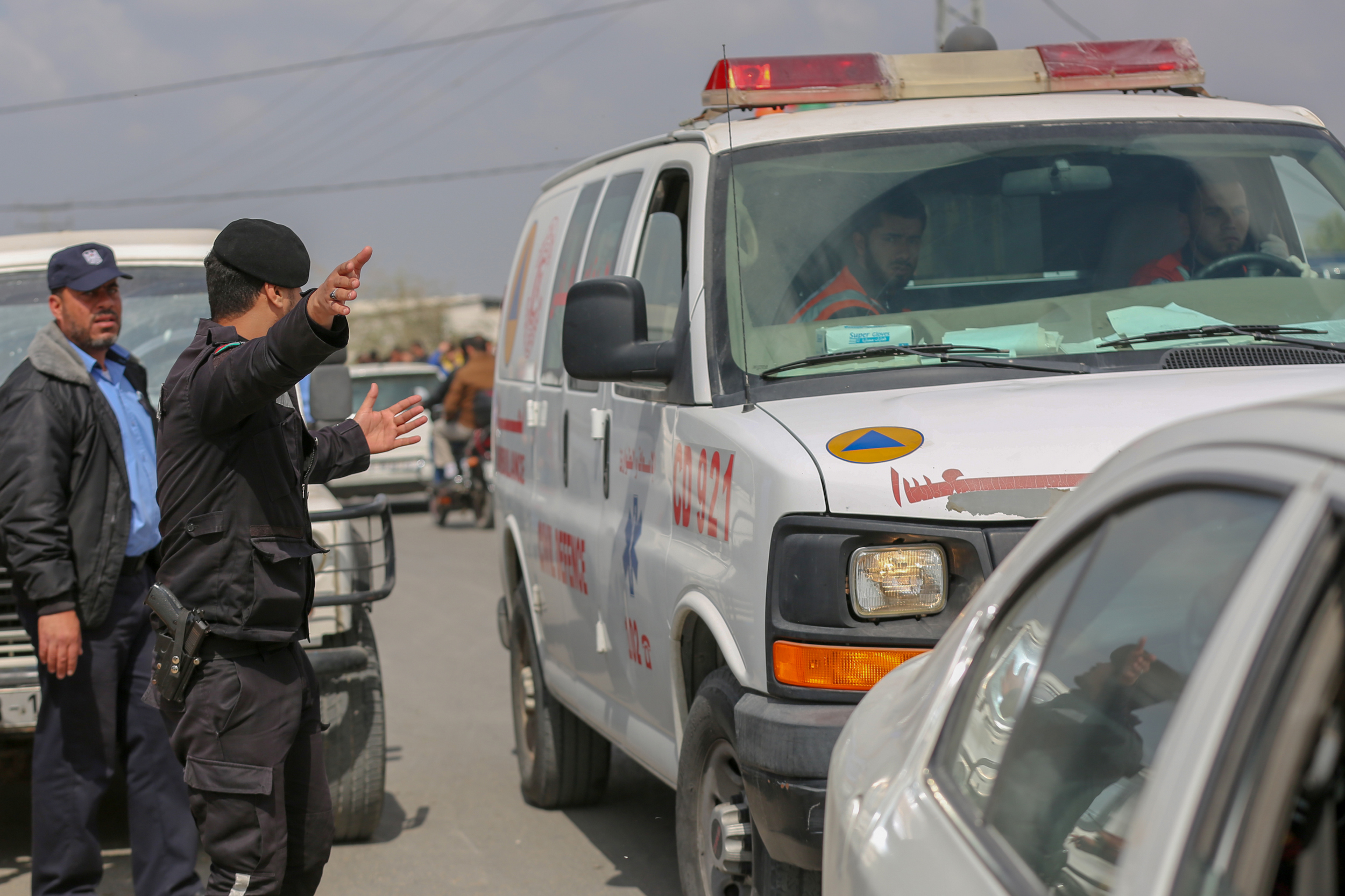 وزارة الداخلية تؤمن وتسهل حركة الجماهير في مسيرات العودة	