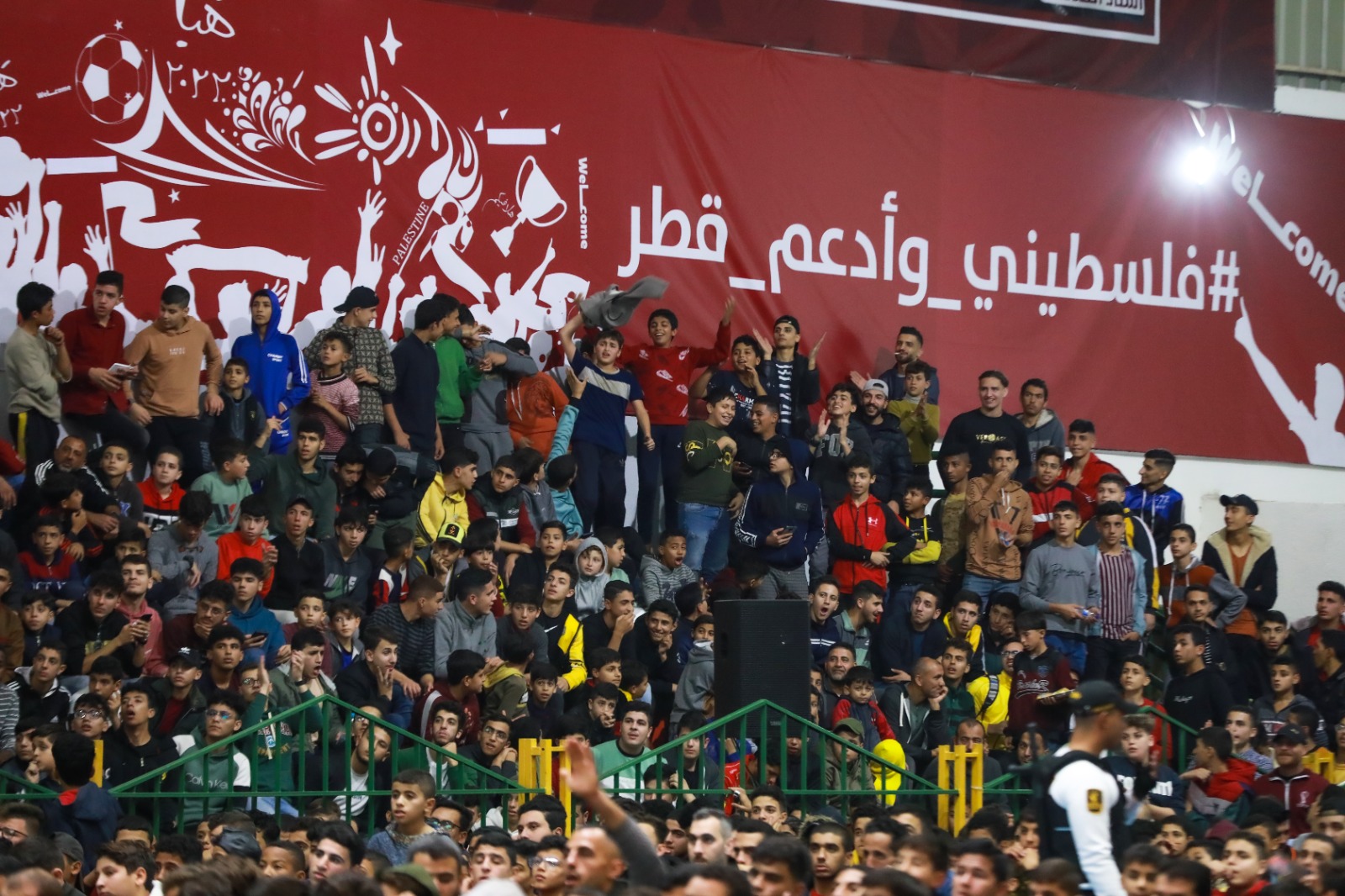 صور من تجمعات للمواطنين بغزة لمشاهدة مباريات كأس العالم