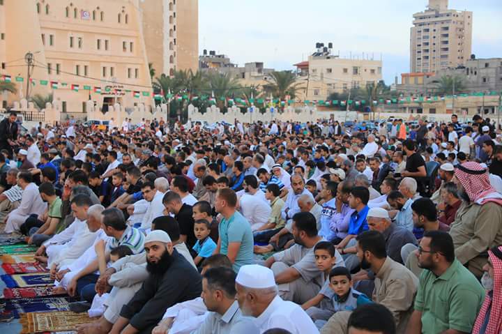 الأجهزة الأمنية تؤمن صلاة عيد الفطر السعيد