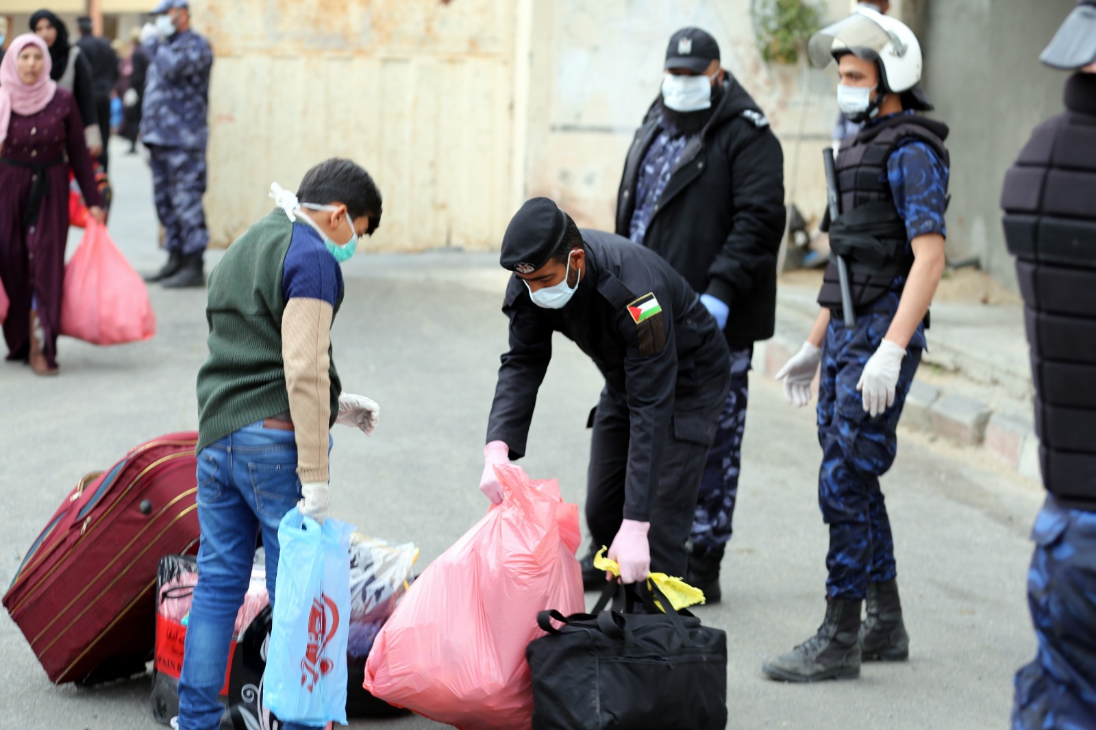 إنهاء فترة الحجر الصحي الاحترازي لـ 321 مواطناً في غزة