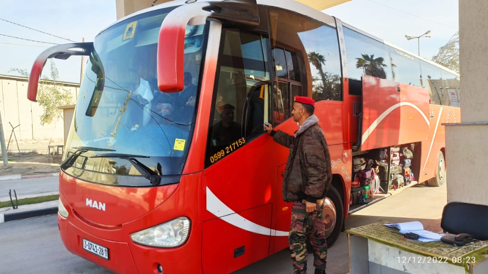 صور أطقم "المعابر" تُسهل مغادرة فوج المعتمرين الثالث (12 ديسمبر)