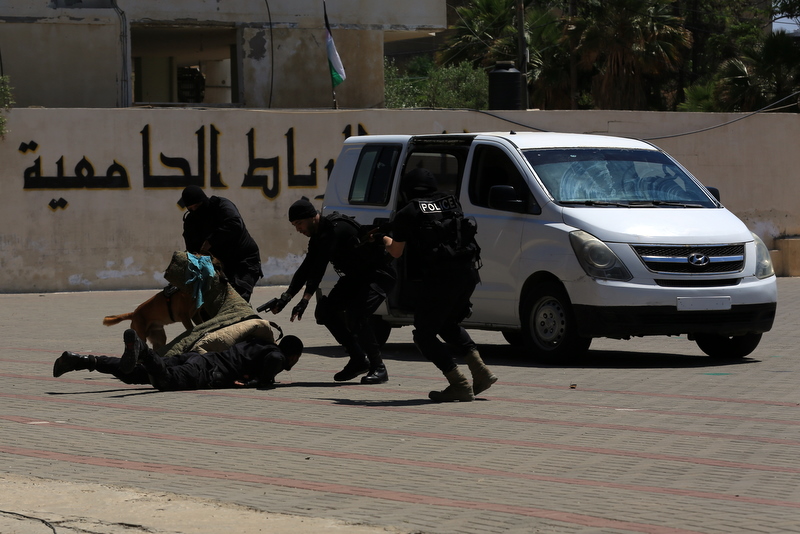 "كلية الرباط" تُخرج الفوج الثامن من بكالوريوس "القانون والشرطة"