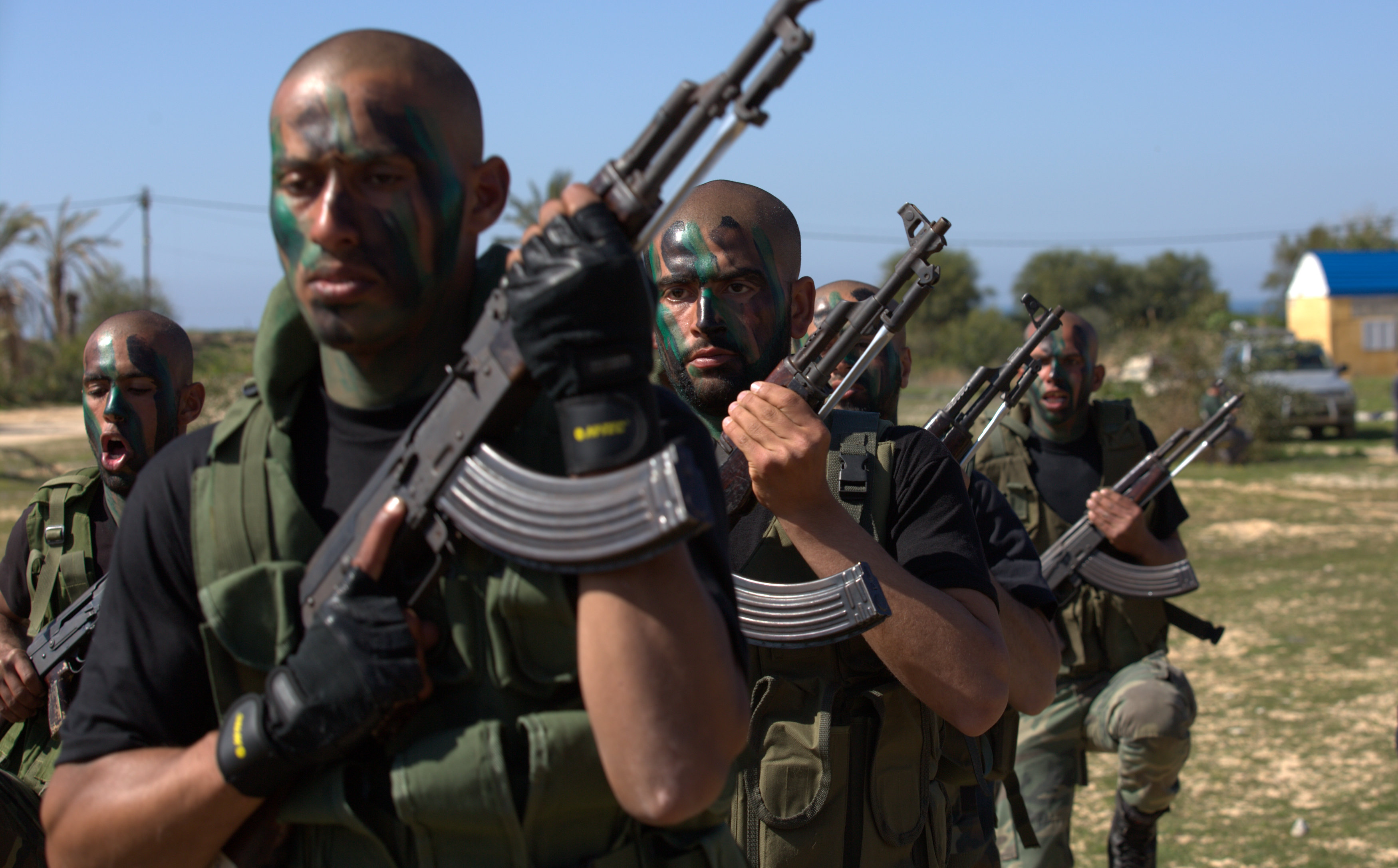 تدريبات ميـدانية لدورة المستجدين "الخاصة بوظائف الأفراد"