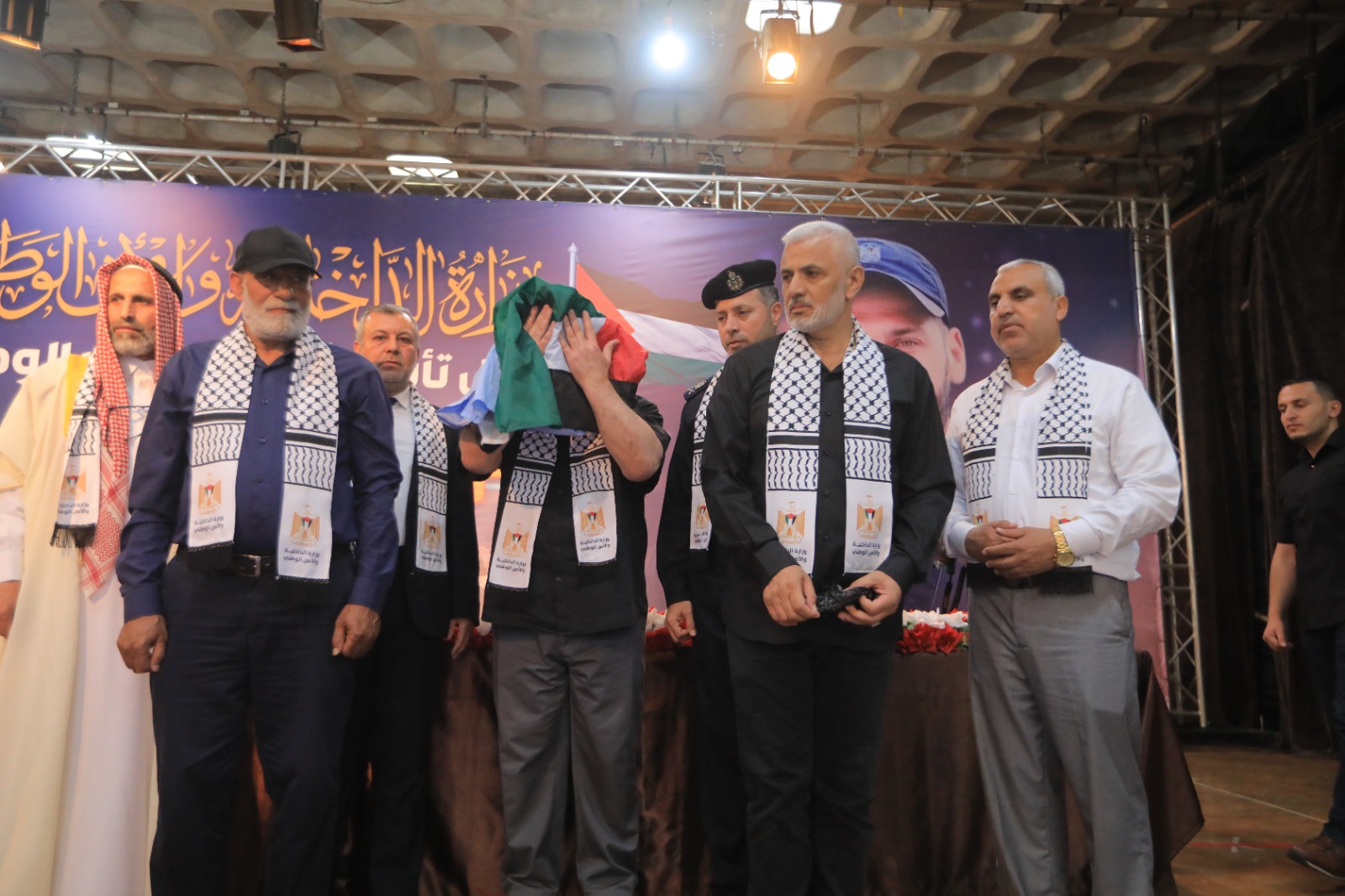 الداخلية تؤبن شهيد الواجب ملازم خالد محمد مصلح