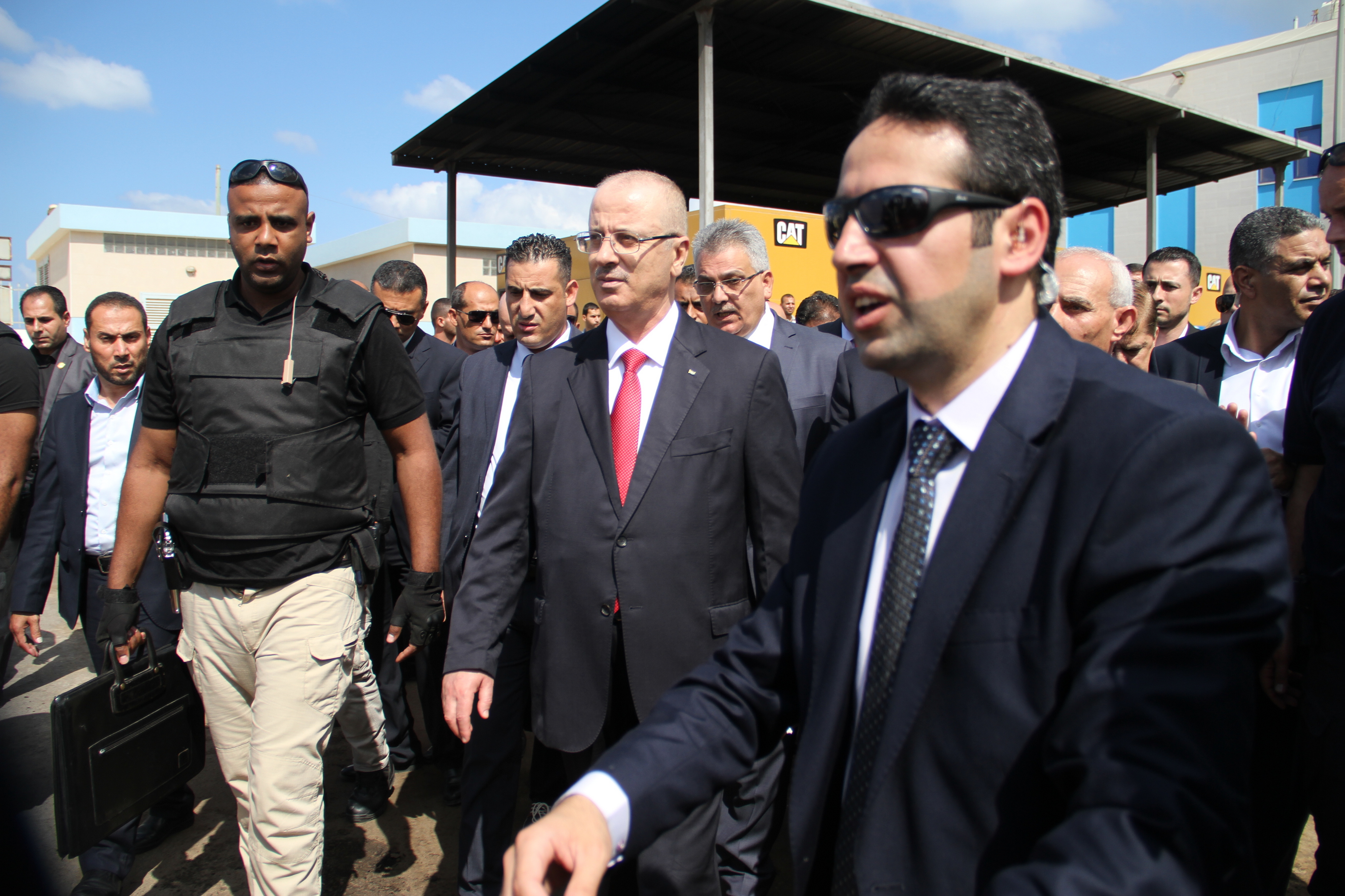 الأجهزة الأمنية تؤمن جولة رئيس الوزراء في غزة