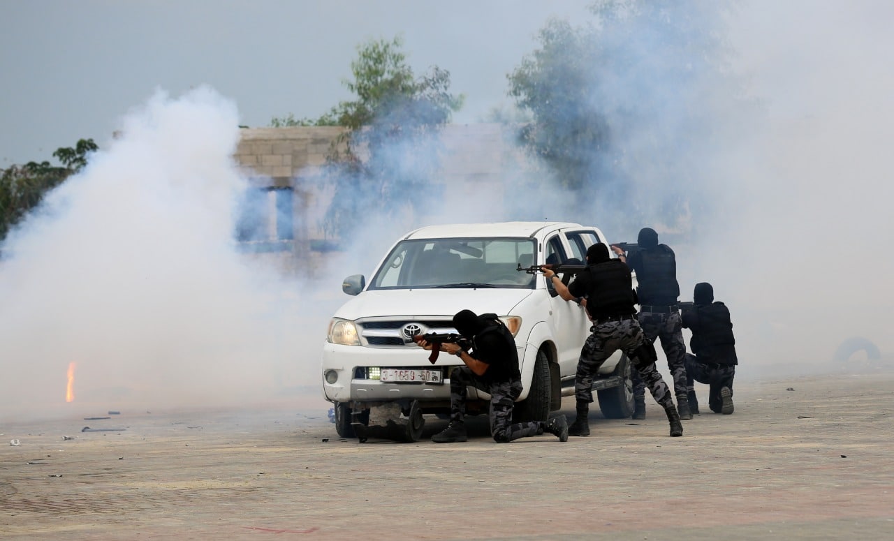 "مديرية التدريب" تُخرج دورتَي صف الضباط 27 والتأسيسية 35