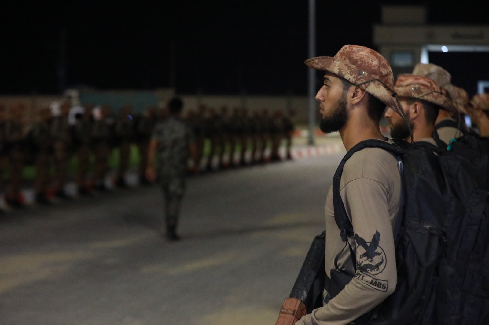 كلية الرباط الجامعية تنظم مسيرًا عسكريًا لدورة الصاعقة