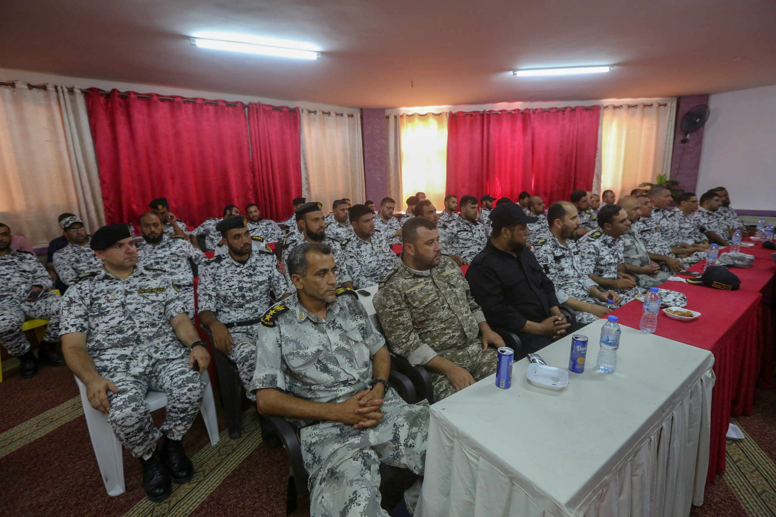 جهاز الشرطة البحرية يفتتح قاعة ومسبحاً تدريبياً