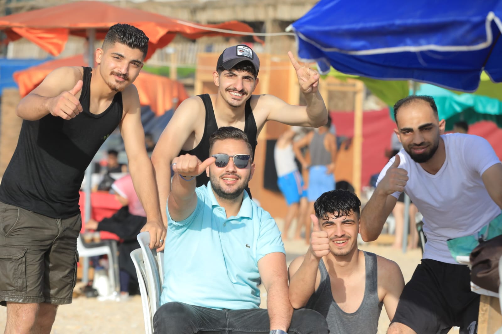 أجواء اصطياف المواطنين على شاطئ البحر وسط قطاع غزة