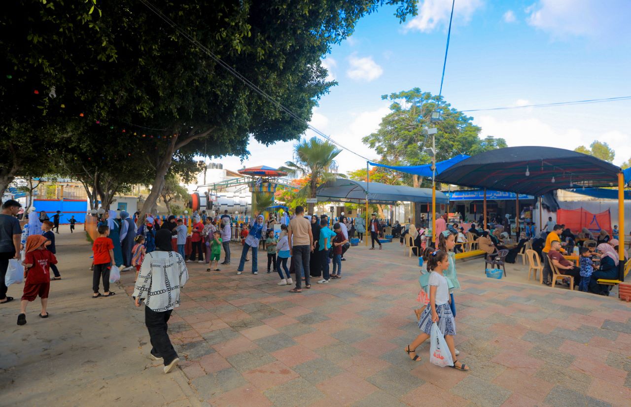 قضاء المواطنين في غزة إجازة عيد الأضحى المبارك