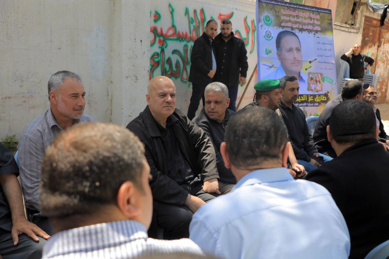 قيادة "الداخلية" تُقدم واجب العزاء لذوي شهداء العدوان الإسرائيلي